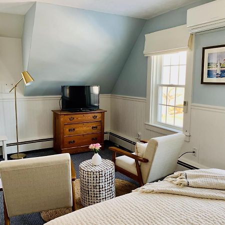 バーンズテーブル Ashley Manor Bed & Breakfast エクステリア 写真