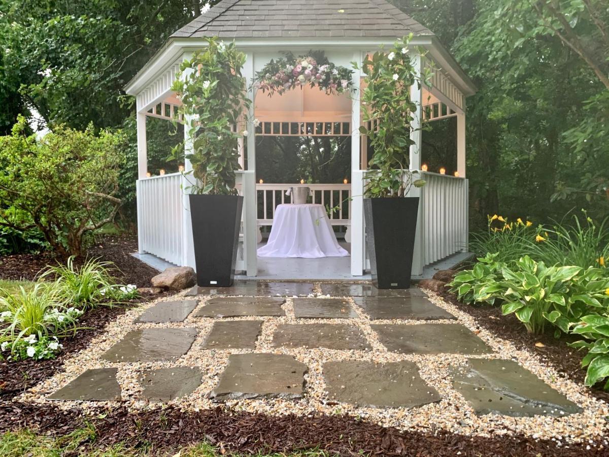 バーンズテーブル Ashley Manor Bed & Breakfast エクステリア 写真