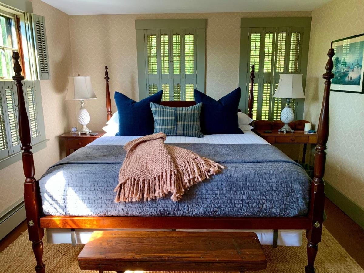 バーンズテーブル Ashley Manor Bed & Breakfast エクステリア 写真