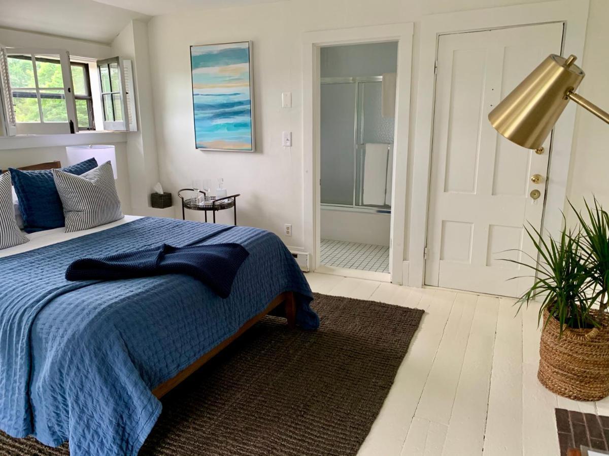 バーンズテーブル Ashley Manor Bed & Breakfast エクステリア 写真