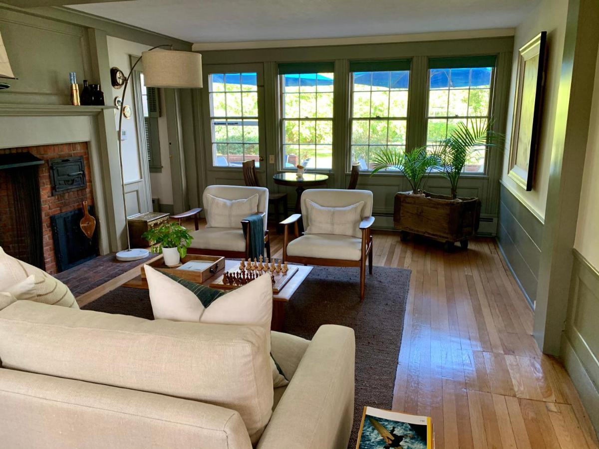 バーンズテーブル Ashley Manor Bed & Breakfast エクステリア 写真