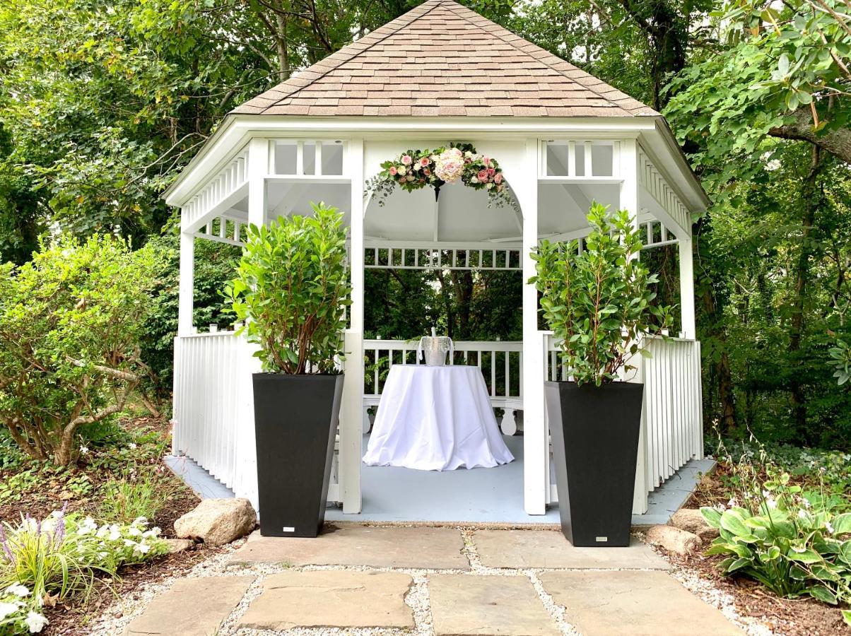バーンズテーブル Ashley Manor Bed & Breakfast エクステリア 写真