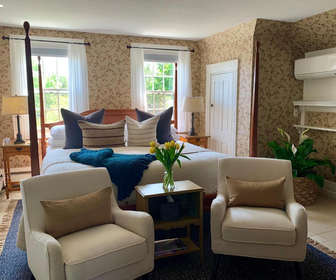 バーンズテーブル Ashley Manor Bed & Breakfast エクステリア 写真