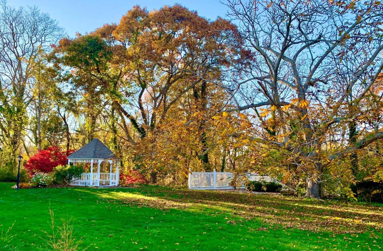 バーンズテーブル Ashley Manor Bed & Breakfast エクステリア 写真