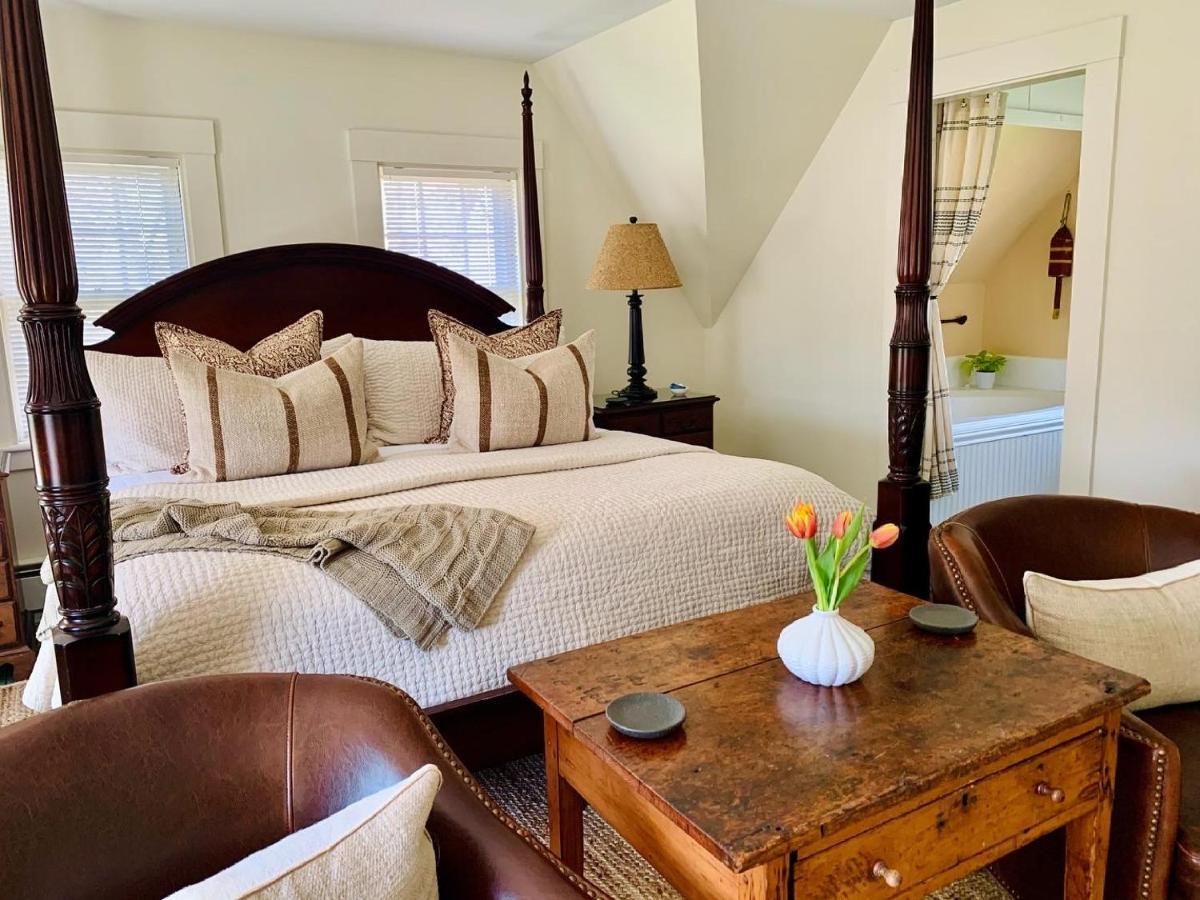 バーンズテーブル Ashley Manor Bed & Breakfast エクステリア 写真