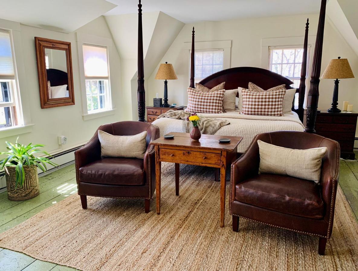 バーンズテーブル Ashley Manor Bed & Breakfast エクステリア 写真