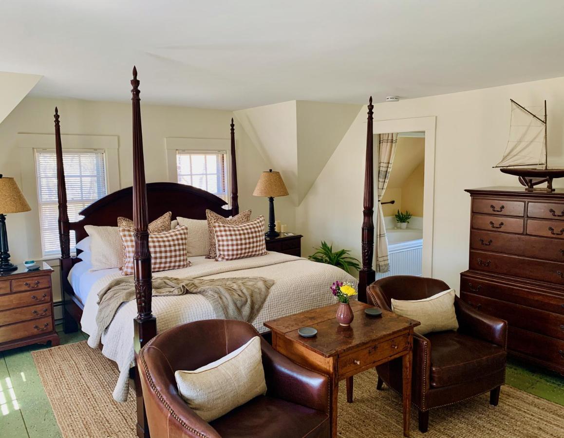 バーンズテーブル Ashley Manor Bed & Breakfast エクステリア 写真