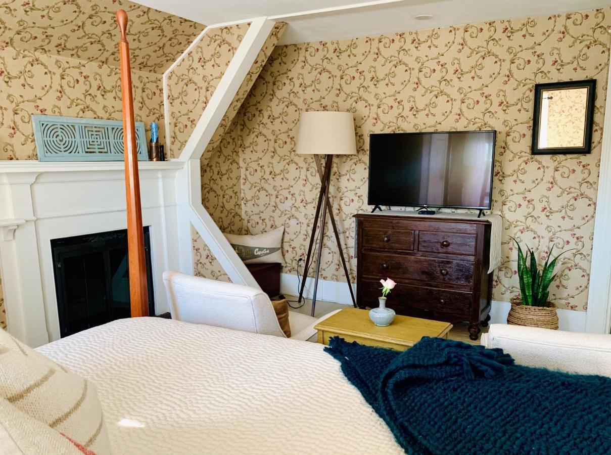 バーンズテーブル Ashley Manor Bed & Breakfast エクステリア 写真