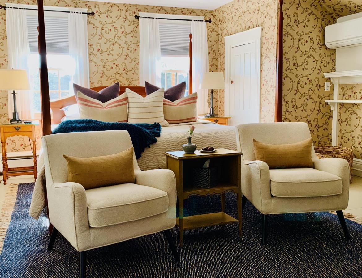 バーンズテーブル Ashley Manor Bed & Breakfast エクステリア 写真