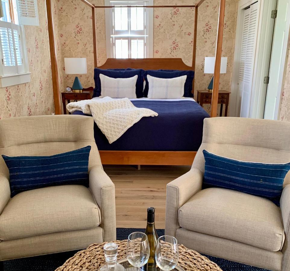 バーンズテーブル Ashley Manor Bed & Breakfast エクステリア 写真